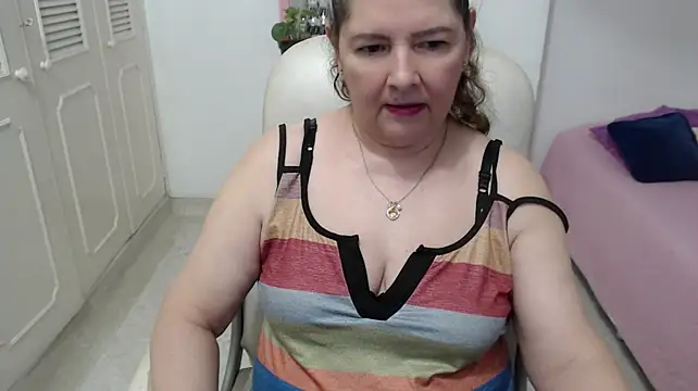 leonela_69 Adlı Modelin Canlı XXX Sohbeti