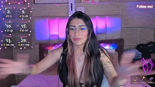 Živý XXX chat mia_devine_