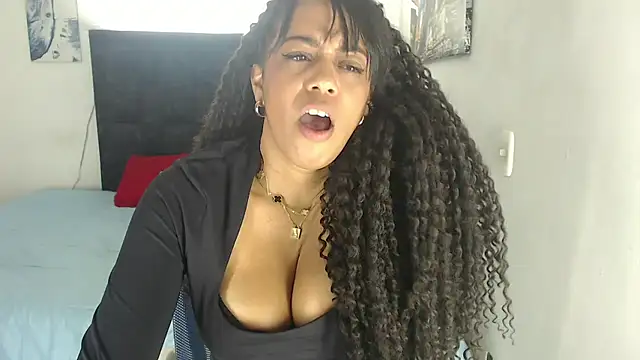 Chatroom XXX en direct de yeli_xxx