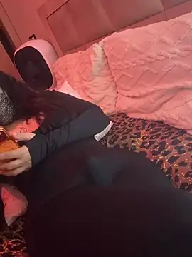 Chat XXX ao vivo de YaraQueen