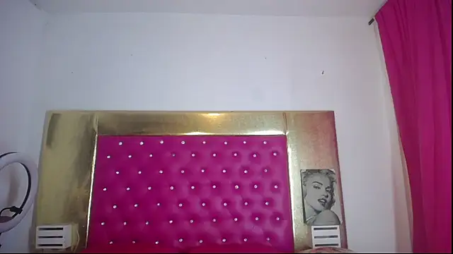 XXX chat uživo modela Vicky_doll333