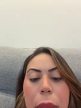 lariic Chat XXX live