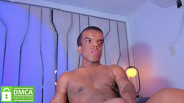 צ'אט XXX בשידור חי של CHARLIE_WALKERR