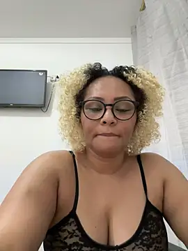 ninarose777's Live XXX Chat