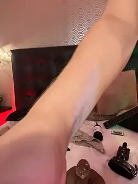 Živý XXX chat MiahWindsor