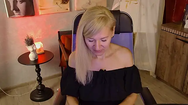 XXX chat uživo modela DonnaSmitth