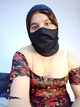 Banouti_23 Adlı Modelin Canlı XXX Sohbeti
