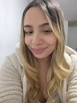 bebita_fiu Adlı Modelin Canlı XXX Sohbeti