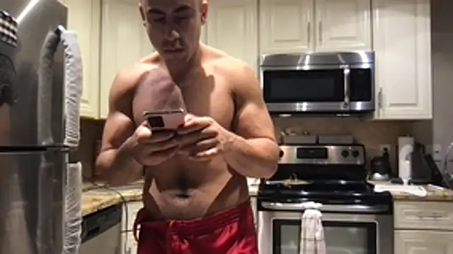 Chatroom XXX en direct de BigGuyMuscle