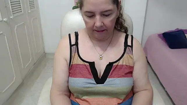 leonela_69's Live XXX Chat