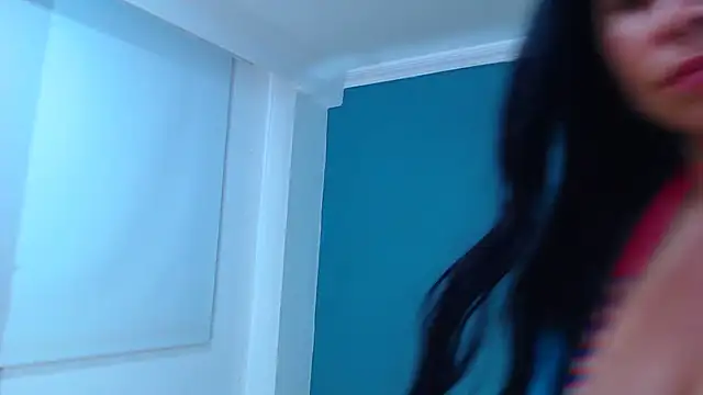 danna-_roouss' Live XXX Chat