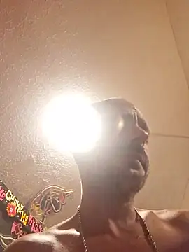 Živý XXX chat DaddyAndSplashQueen