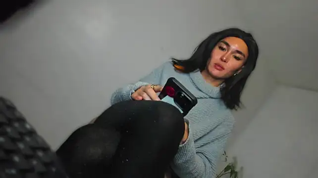 MistressNextDoor_'s Live XXX Chat