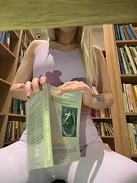 AlyssaFoxx_'s Live XXX Chat