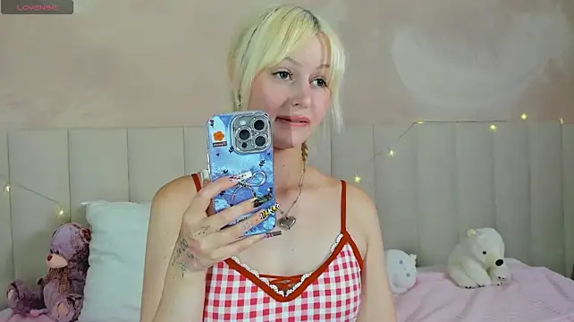 AdeleSilvy XXX чат на живо