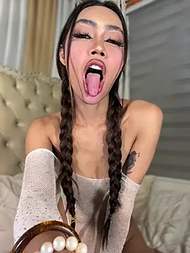 Innocent_yanixx69's Live XXX Chat