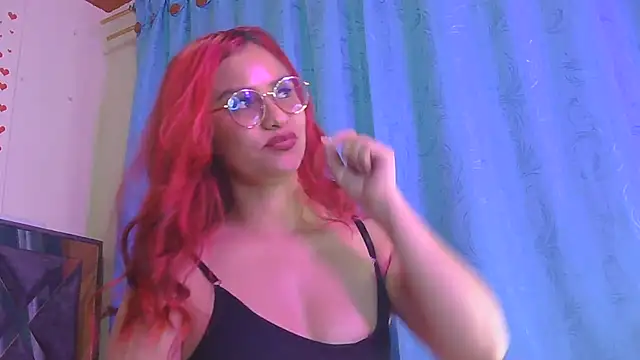 tinny_emiily's Live XXX Chat