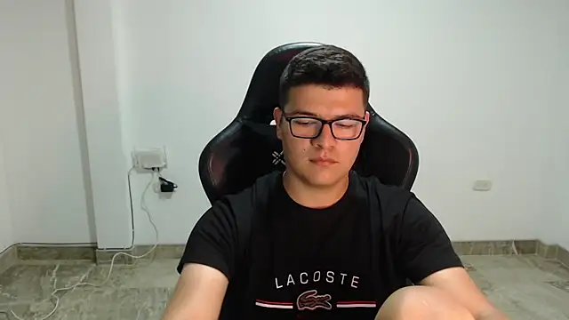 Chat XXX ao vivo de Plug_Control
