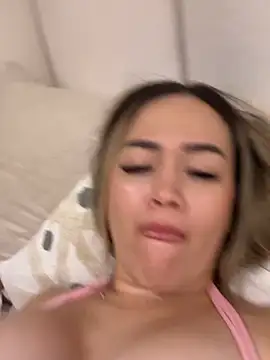 Danielavegax Adlı Modelin Canlı XXX Sohbeti