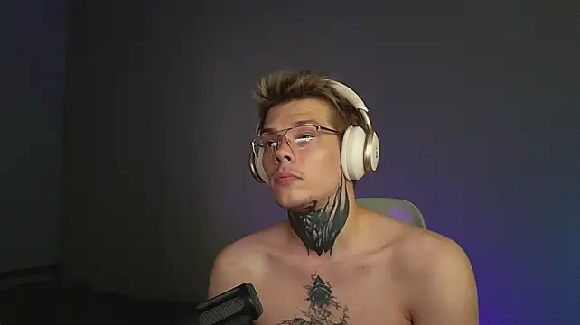 Онлайн чат XXX DENIS_HERE