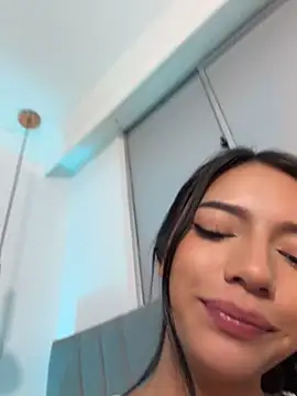 emy_bonita1's Live XXX Chat