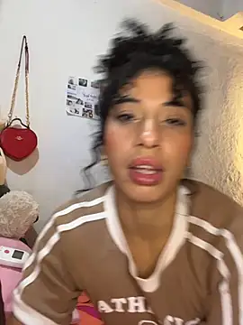 Miily_0 Adlı Modelin Canlı XXX Sohbeti