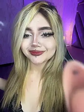 Chat XXX en directo de lya_nekko_