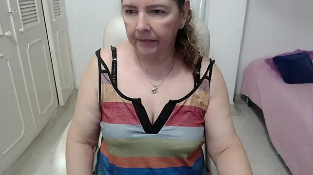 leonela_69's Live XXX Chat