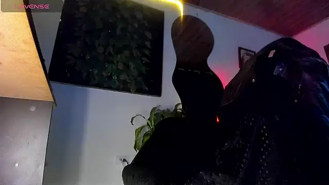 Chat +18 de LatinMilk_ ao vivo