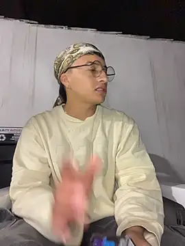 XXX chat uživo modela SirDamian