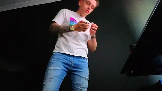 FelixStarkk Chat XXX live