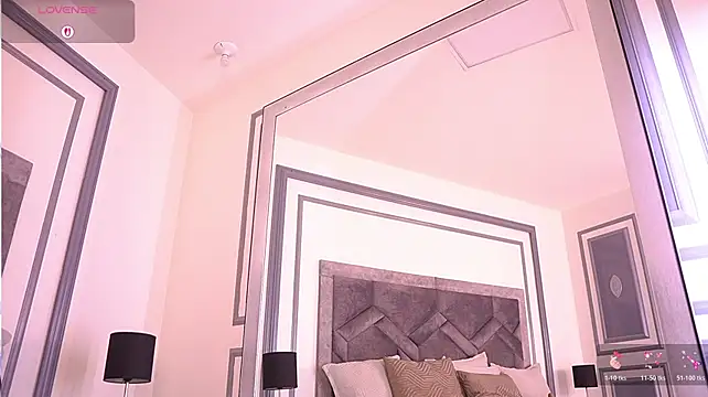 MiaKay1 Adlı Modelin Canlı XXX Sohbeti