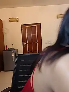 Hot_pooja2 Adlı Modelin Canlı XXX Sohbeti