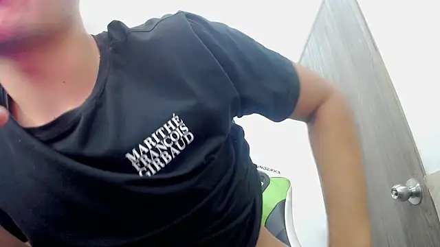 Chatroom XXX en direct de JaxBlue_