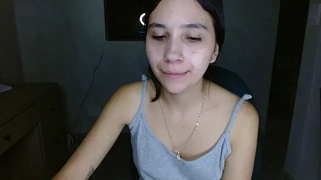 mia__lopez_ Adlı Modelin Canlı XXX Sohbeti