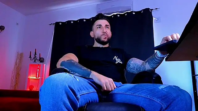 MightyAaron66 Chat XXX live