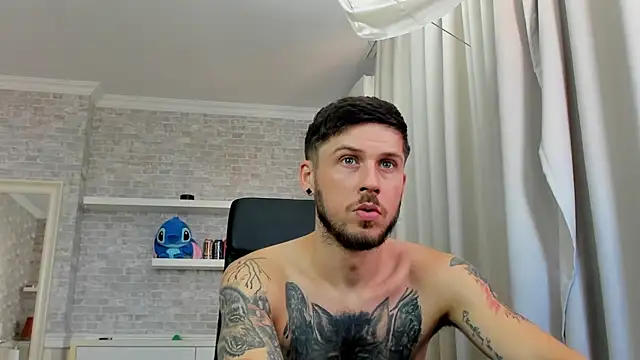 JonahShaw's Live XXX Chat