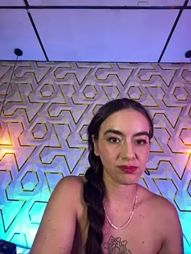 XXX chat uživo modela MelanyyJhonson15