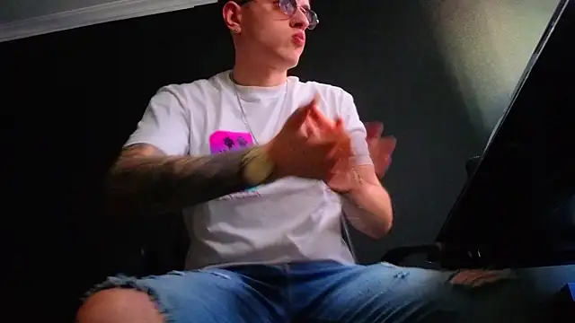 Czat XXX na żywo – FelixStarkk