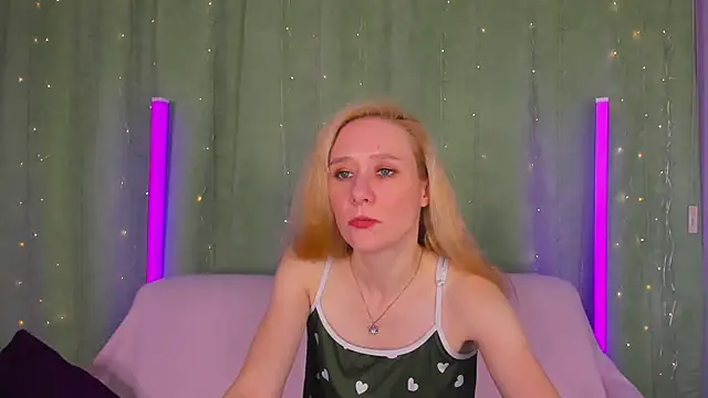 NikaBond's Live XXX Chat