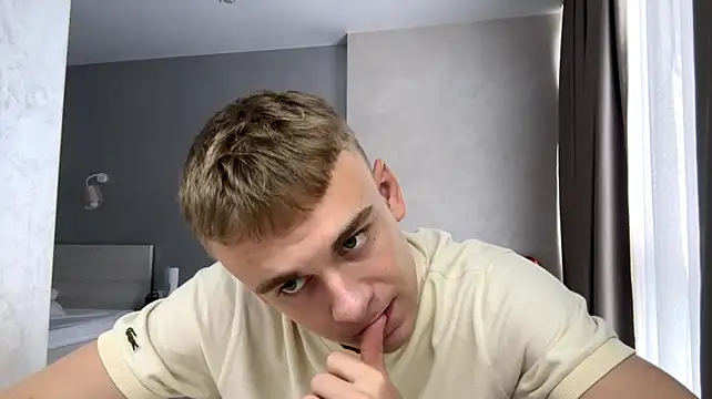 XXX chat uživo modela SoloFury