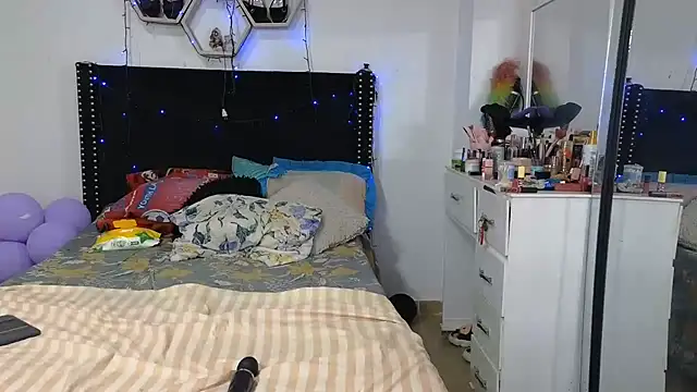 צ'אט XXX בשידור חי של charlotte_077