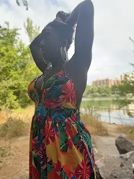 XXX chat uživo modela blackhotpartyts