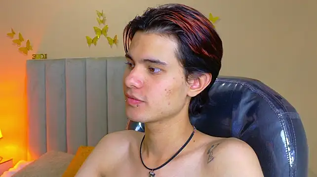 แชท XXX สดของ Derek_Sinn