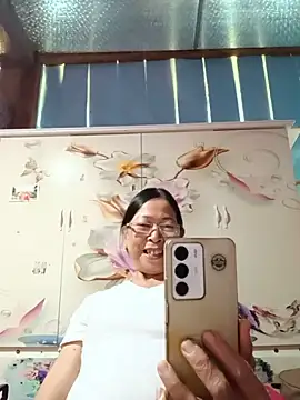 Sky-rain98's Live XXX Chat