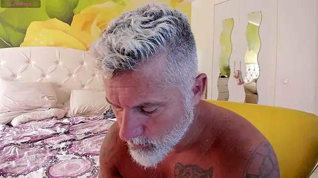 BlowMyXXL Live XXX-Chat