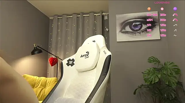 Megany live XXX chat