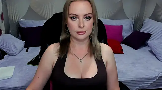Hotdreamhere's Live XXX Chat