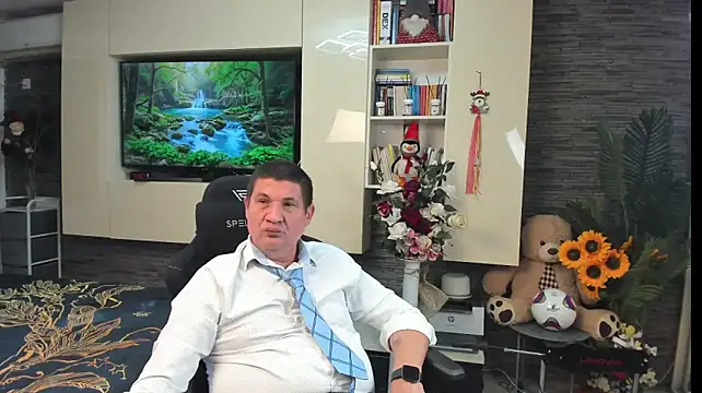SpartacusDaddy48 élő XXX-chatje