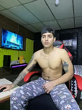 AlessandroAGT 现场XXX聊天